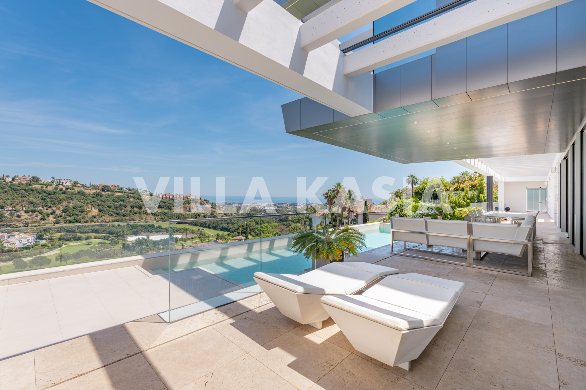 Contemporary Villa with Panoramic Sea and Mountain Views