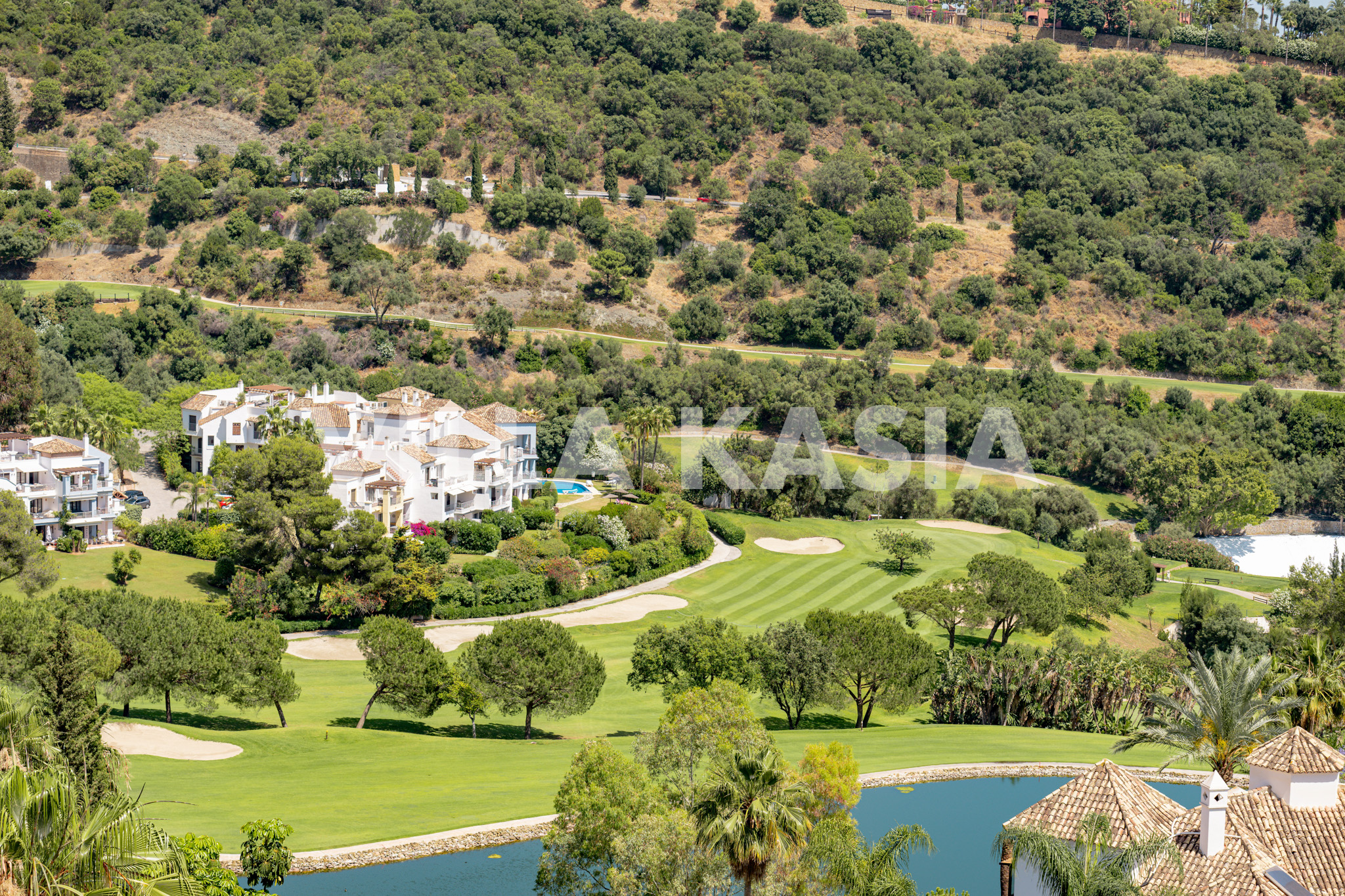 Contemporary Villa with Panoramic Sea and Mountain Views